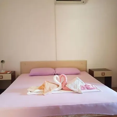 Franic Apartment Saplunara